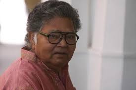 সময় করে বসতেন সাদা পাতার সামনে