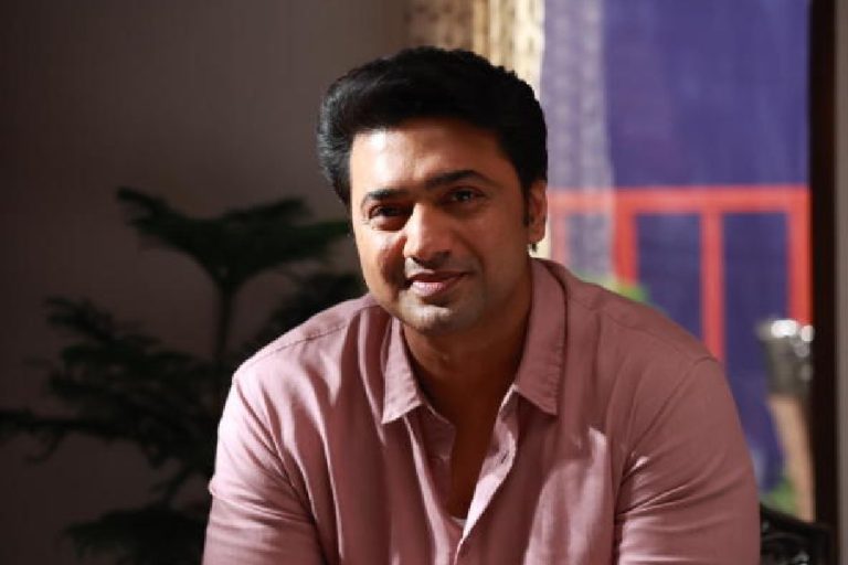 দেবের সৌজন্য মেকি নয়, বেশ আন্তরিক